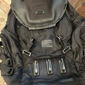 Oakley Kitchen Sink Tactical Black Backpack 34L